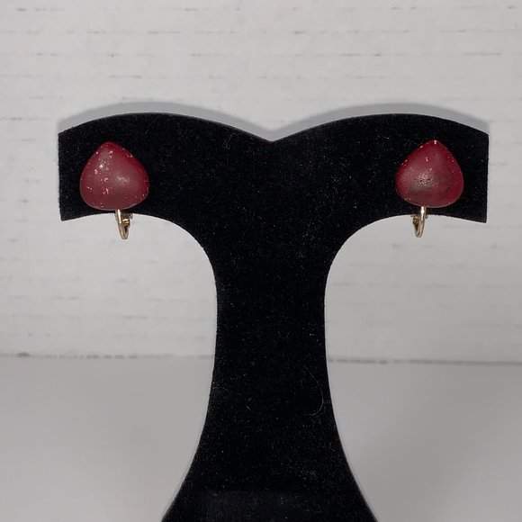 13 mm Red Howlite Clip Earrings - Picture 1 of 14